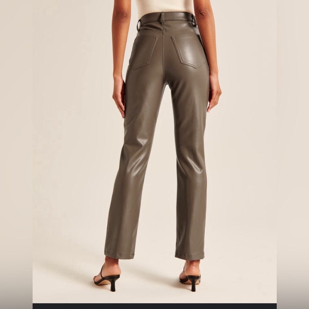 Vegan Leather 90s Straight Pant Abercrombie & Fitch Size 26 (2) Taupe/Green - Picture 2 of 5